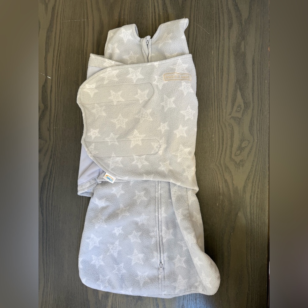 HALO SleepSack Swaddle Fleece Wearable Blanket Gray Stars Size Small 3-6M
